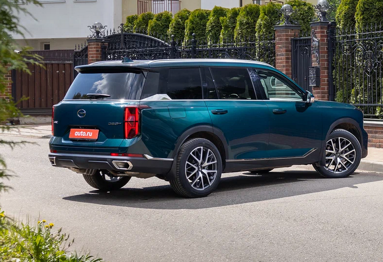 GAC GS8 против Exeed VX: битва крупных трёхрядников с амбициями